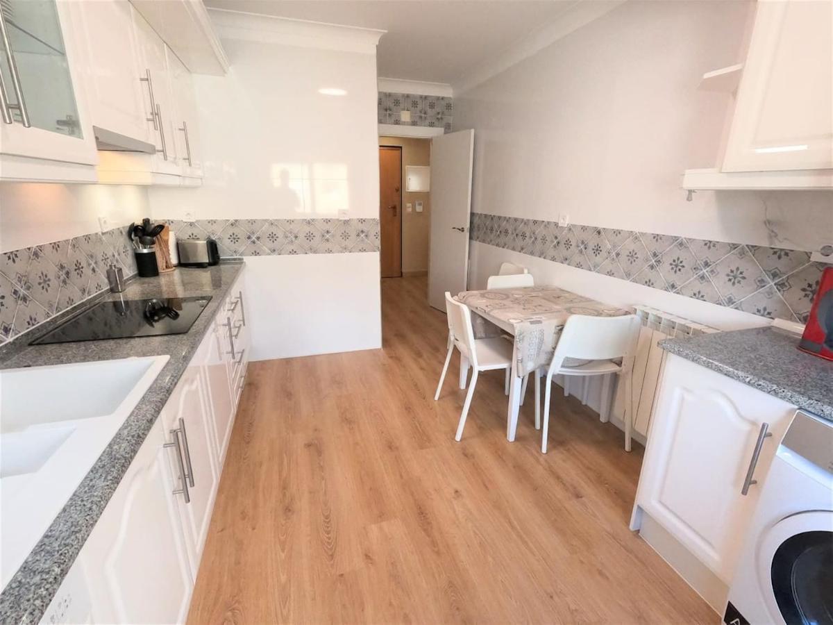 Carnaxide Modern T1 Apartment W Balcony In Carnaxide Oeiras Lisbon Εξωτερικό φωτογραφία